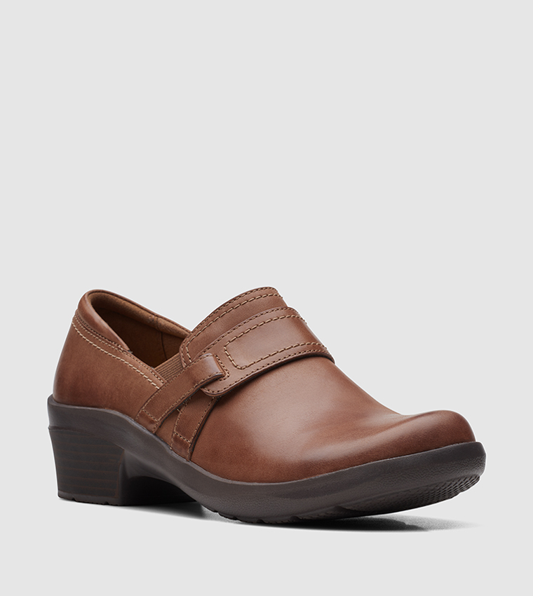 Clarks casual hot sale slip on shoes