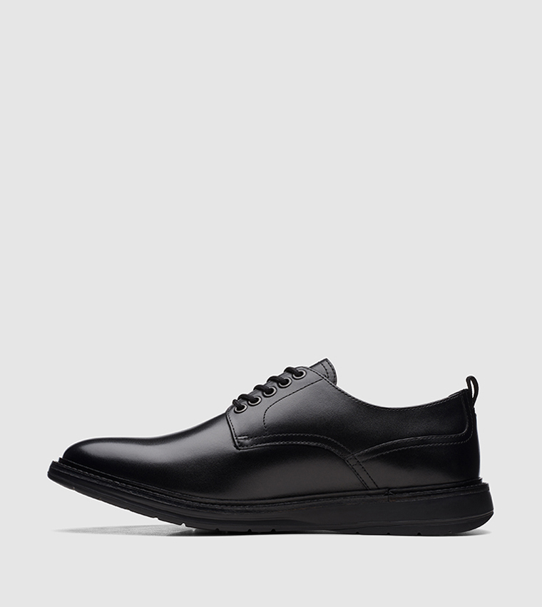 Buy Clarks Chantry Lace Derby Formal Shoes In Black | 6thStreet Saudi ...