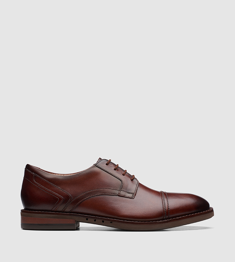 Buy Clarks UN Hugh Cap Oxford Formal Shoes In Brown 6thStreet Qatar