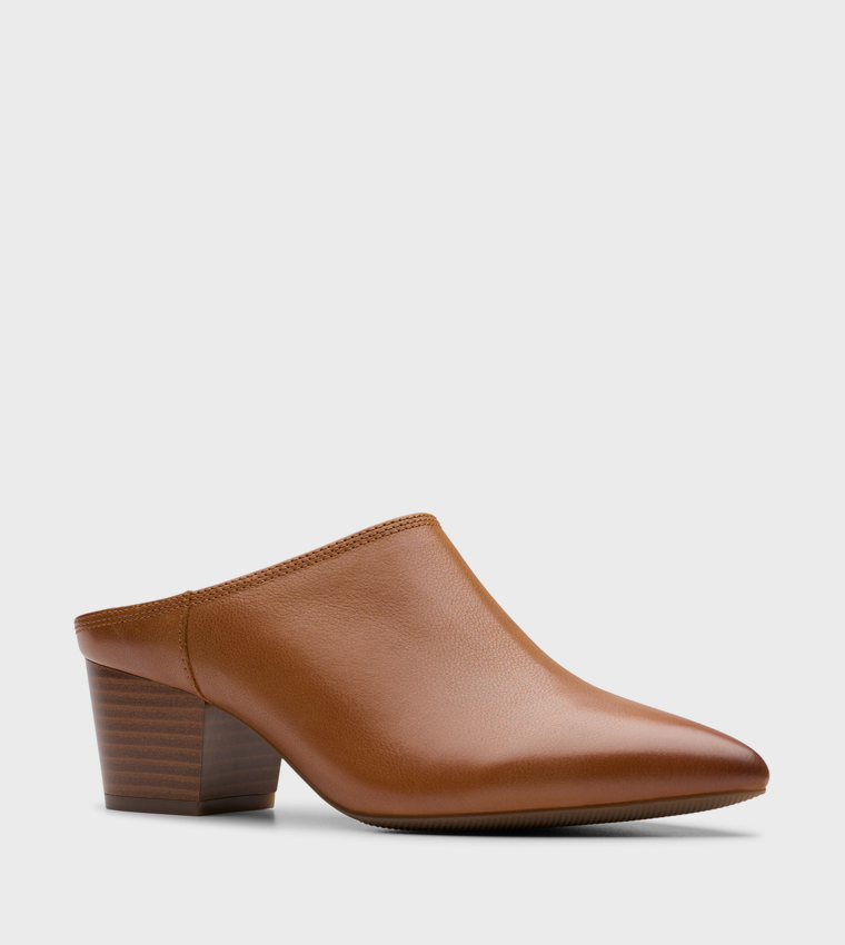 Clarks tan heels best sale