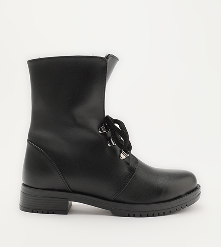 Buy Trendyol Basic Casual Ankle Boots In Black | 6thStreet Qatar