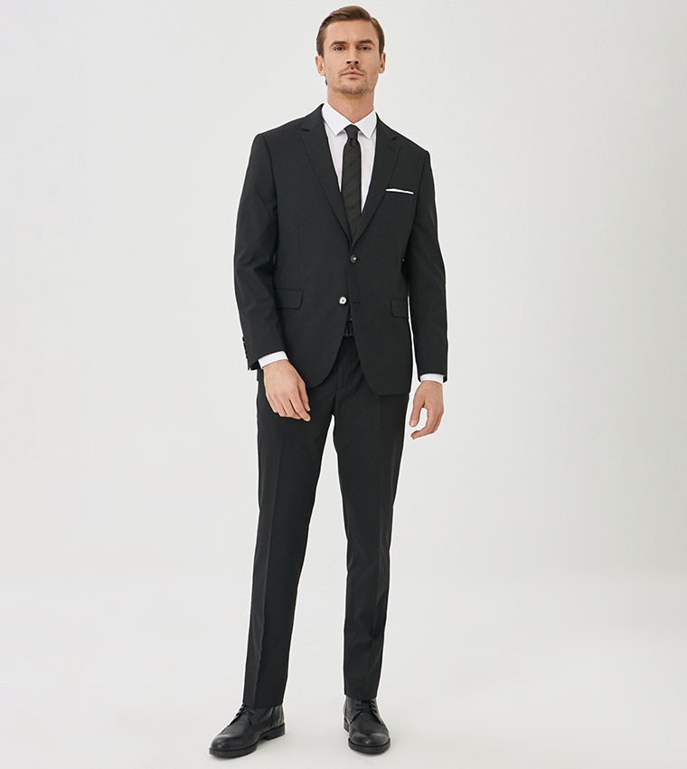 Black regular best sale fit suit