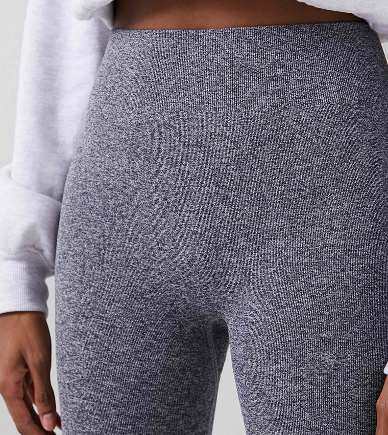 ليقينز بخصر عالي بدون درزات