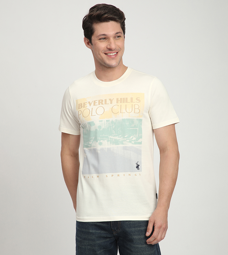 تيشيرت بأكمام قصيرة وطبعة شعار 