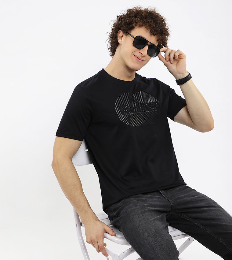 تيشيرت بطبعة شعار ورقبة مستديرة  