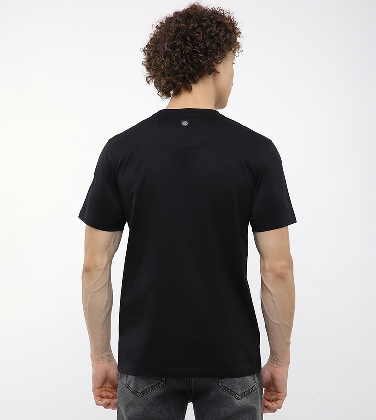 تيشيرت بطبعة شعار ورقبة مستديرة  