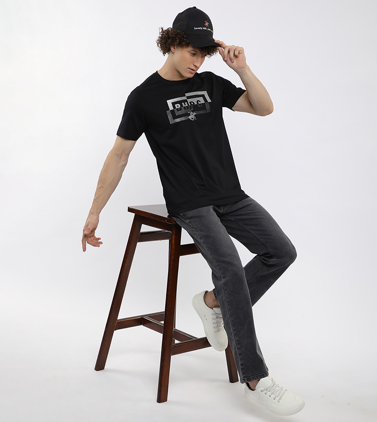 تيشيرت بطبعة شعار ورقبة مستديرة  