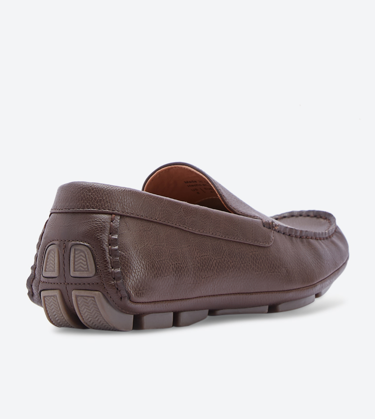 لوفر أستاديه بلون بني