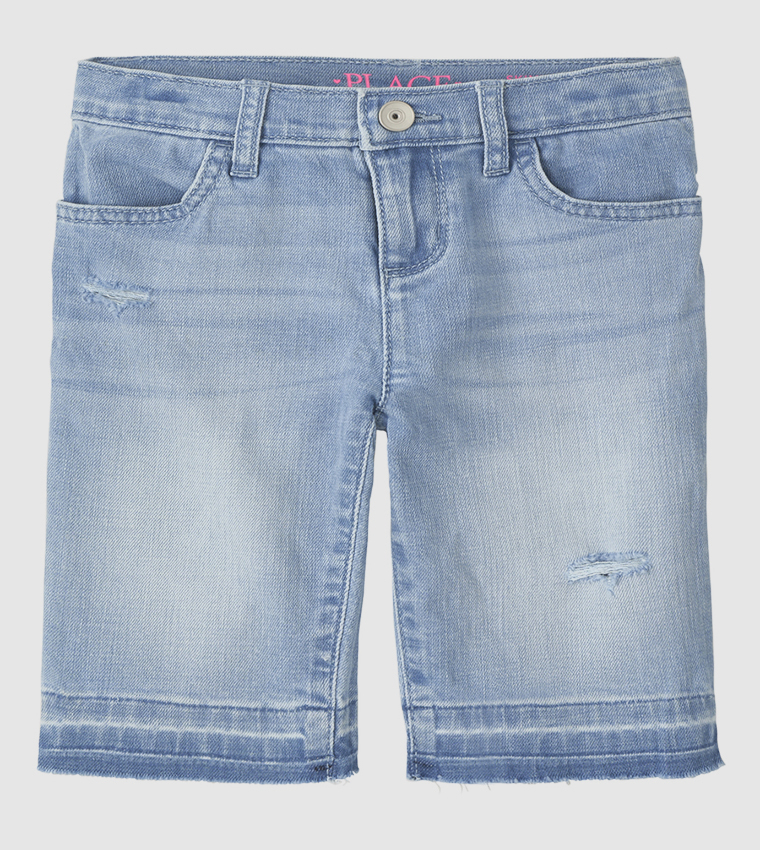 شورت جينز بقصة ممزقة 