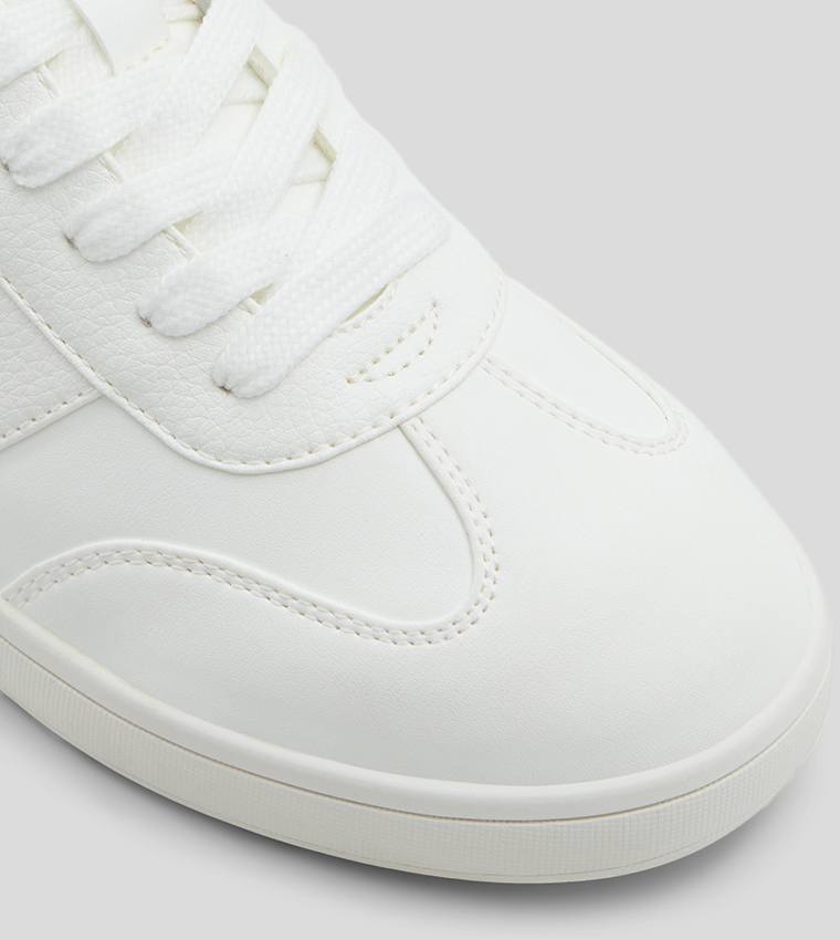 BROOKLYYN Lace-Up Sneakers