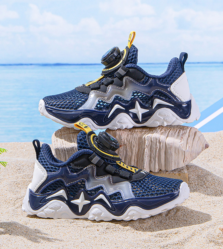 Round Toe Mesh Sneakers