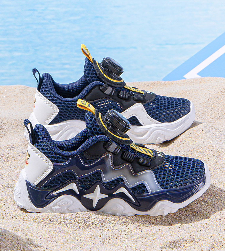 Round Toe Mesh Sneakers