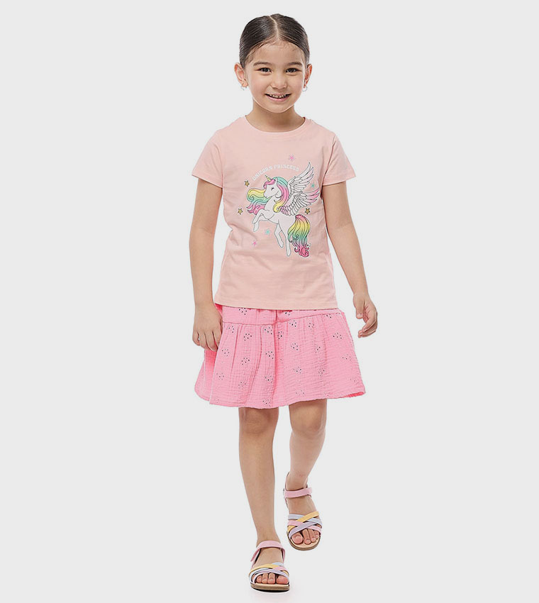 تيشيرت بطبعة يونيكورن كم قصير