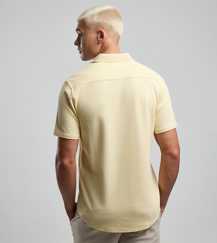 Solid Shirt with Classic Collar and Short Sleeves