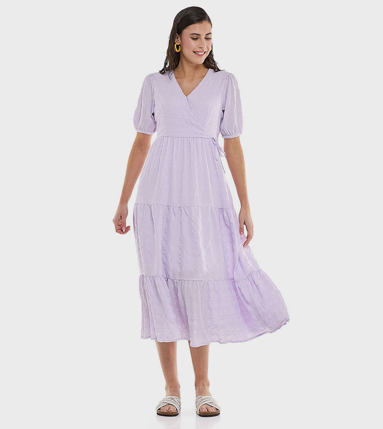 Textured Tiered Dress with V-Neck and Puff Sleeves