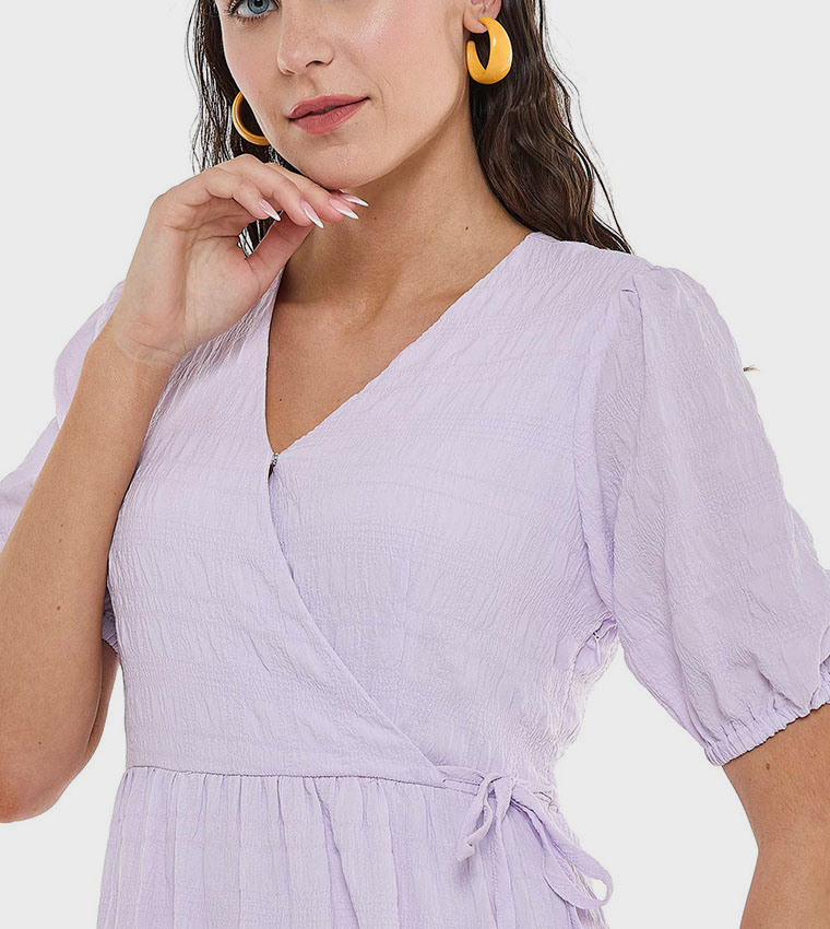 Textured Tiered Dress with V-Neck and Puff Sleeves