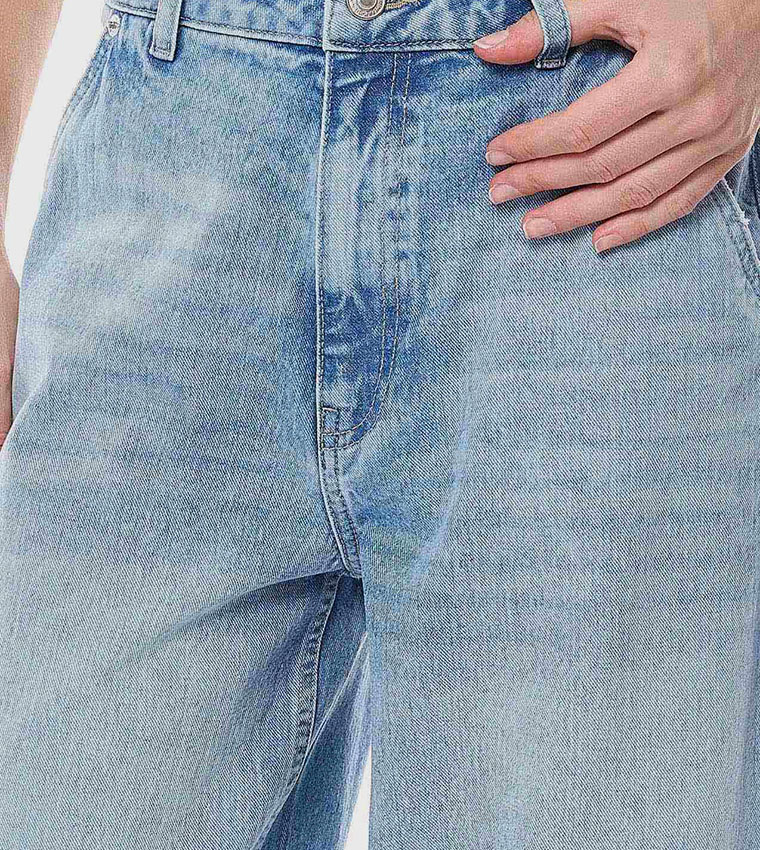 Faded Barrel Fit Jeans with Button Closure