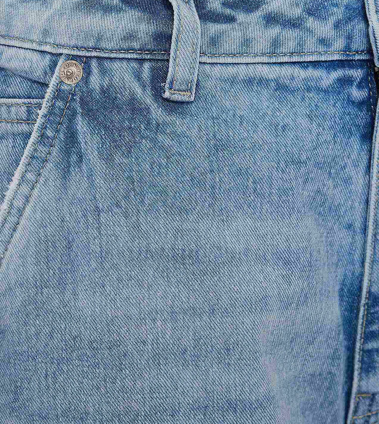 Faded Barrel Fit Jeans with Button Closure