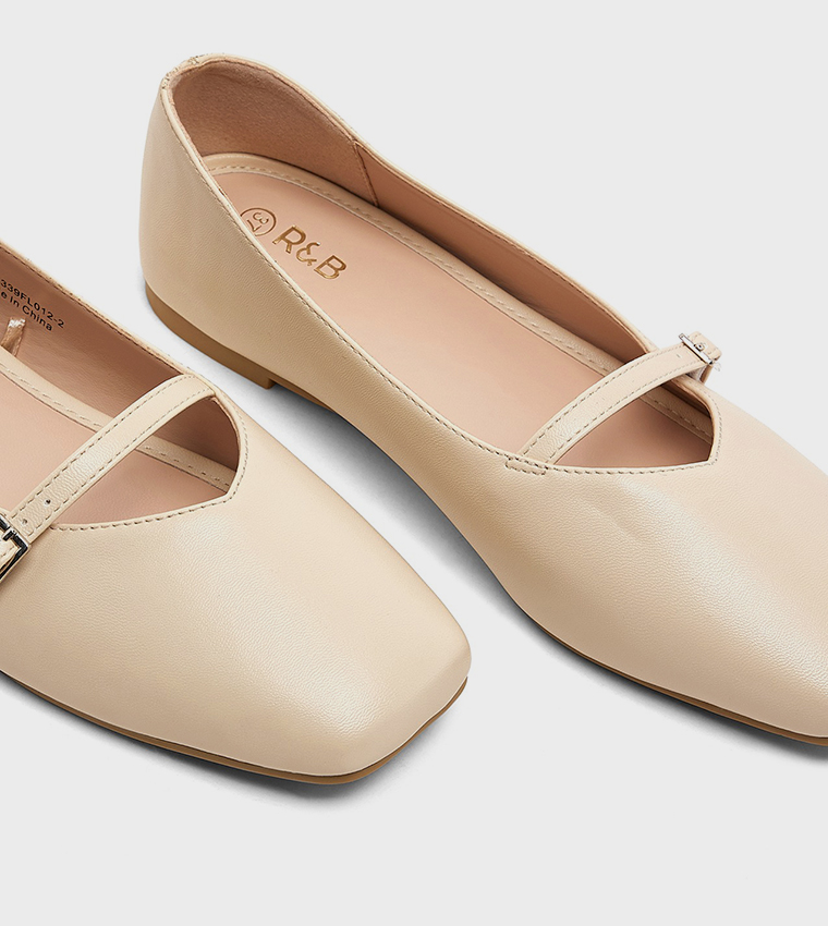Buckle Detail Ballet Flats