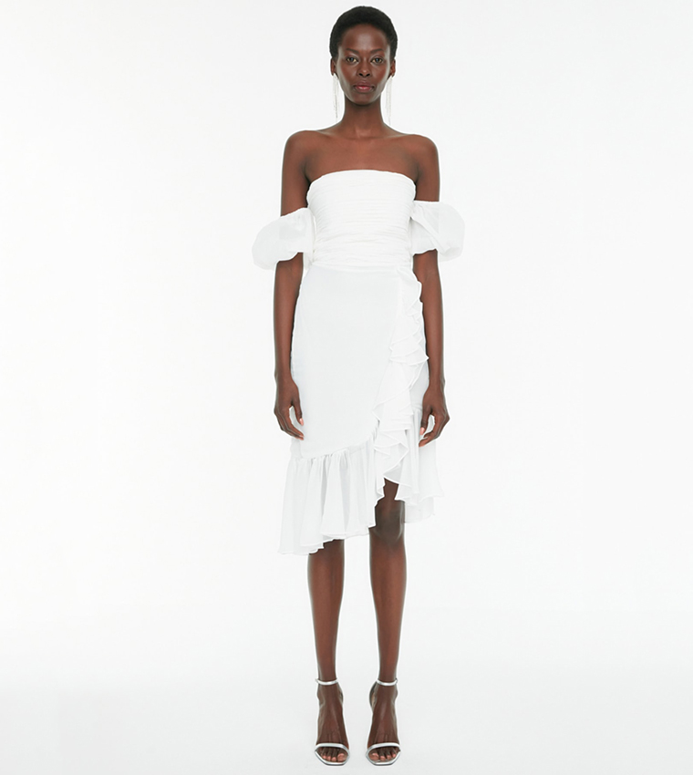 Buy Trendyol Off Shoulder Asymmetric Flounce Dress In Beige | 6thstreet Oman