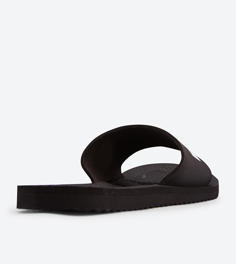 شبشب بيوركات بلون أسود