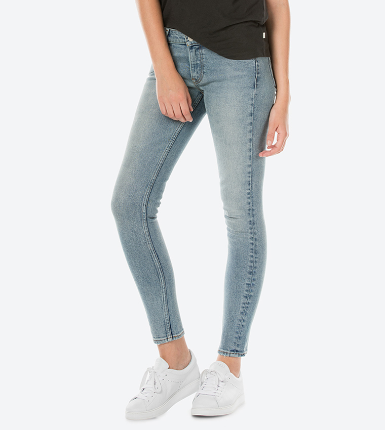 Buy Levi s 711 Altered Skinny Fit Jeans Light Blue 36185 0001 In Blue 6thStreet Kuwait