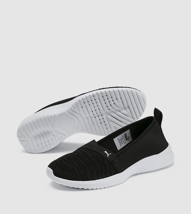 Puma pull on top shoes