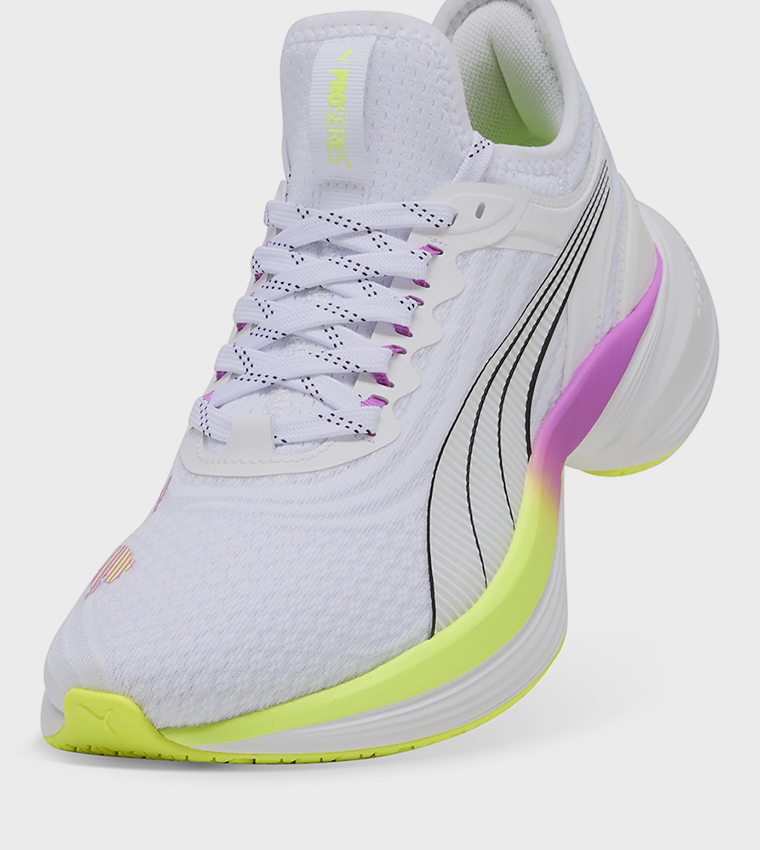 CONDUCT PRO Running Shoes