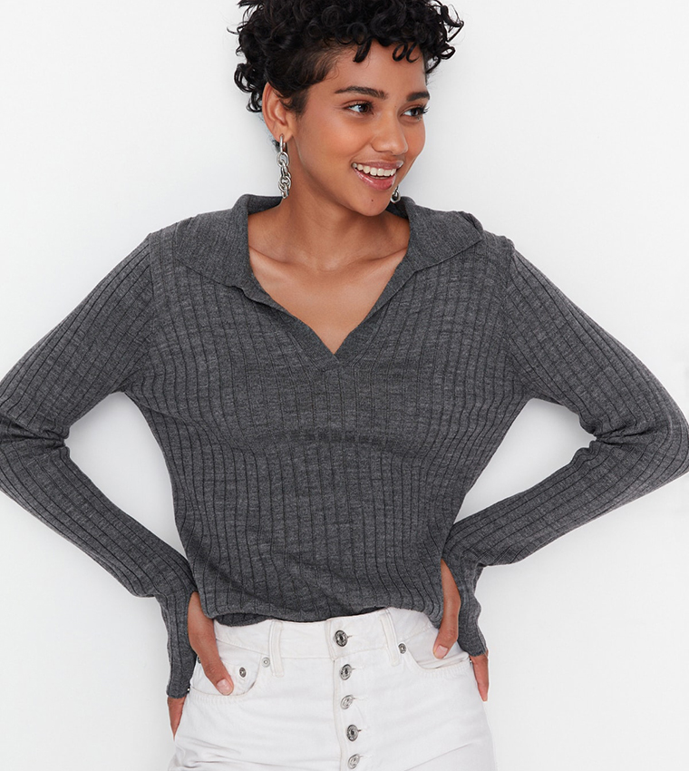 Buy Trendyol Thumb Cut Out Detailed Polo Neck Sweater In ANTHRACITE |  6thStreet Kuwait