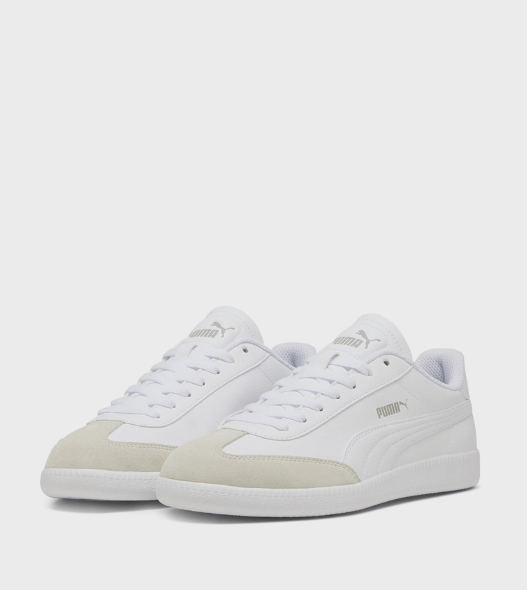 9-T Round Toe Lace-Up Sneakers