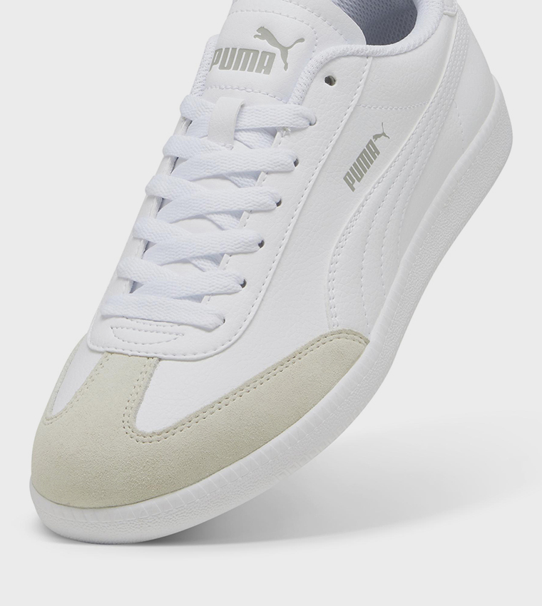 9-T Round Toe Lace-Up Sneakers