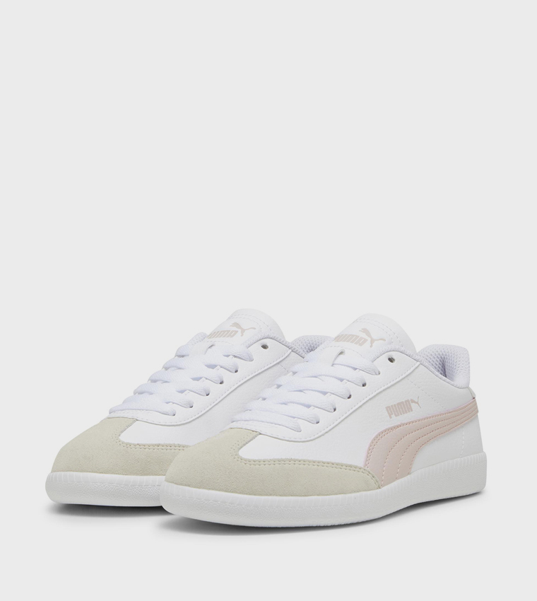 9-T Round Toe Lace-Up Sneakers