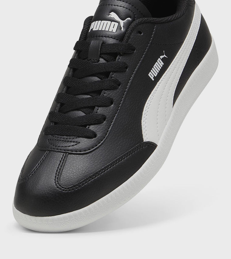 9-T Round Toe Lace-Up Sneakers