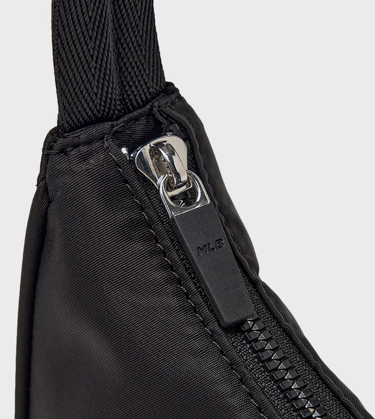 شنطة كتف نسائية مزينة 