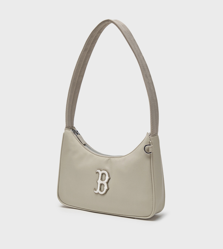 شنطة كتف نسائية مزينة 