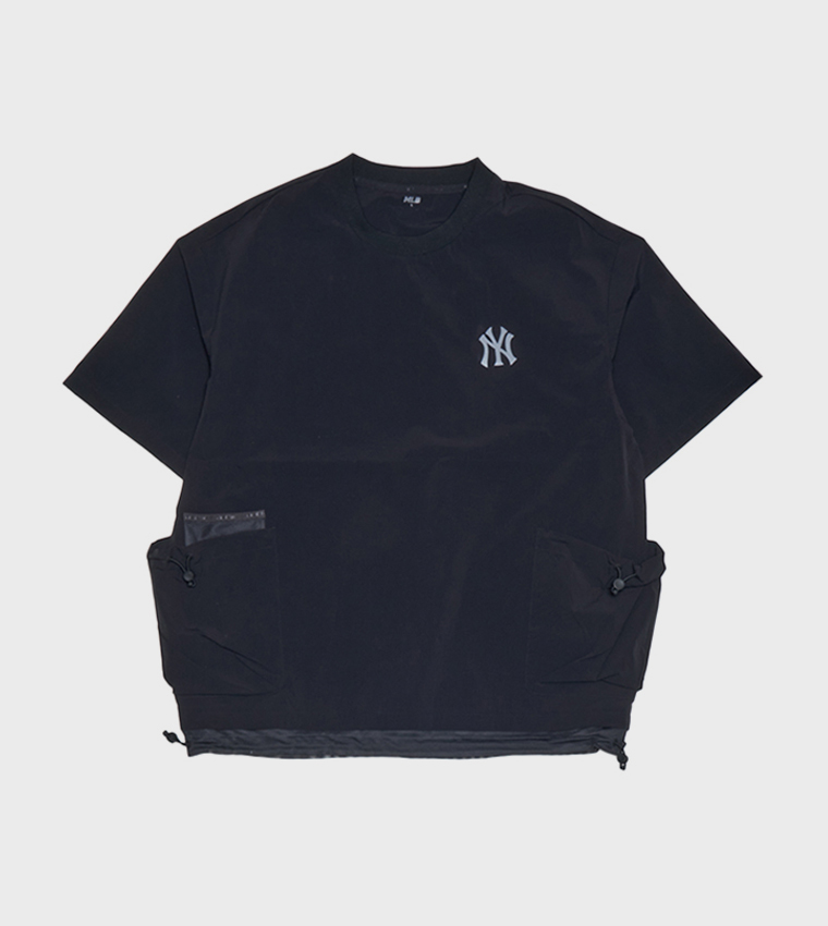 تيشيرت بأكمام قصيرة وجيب