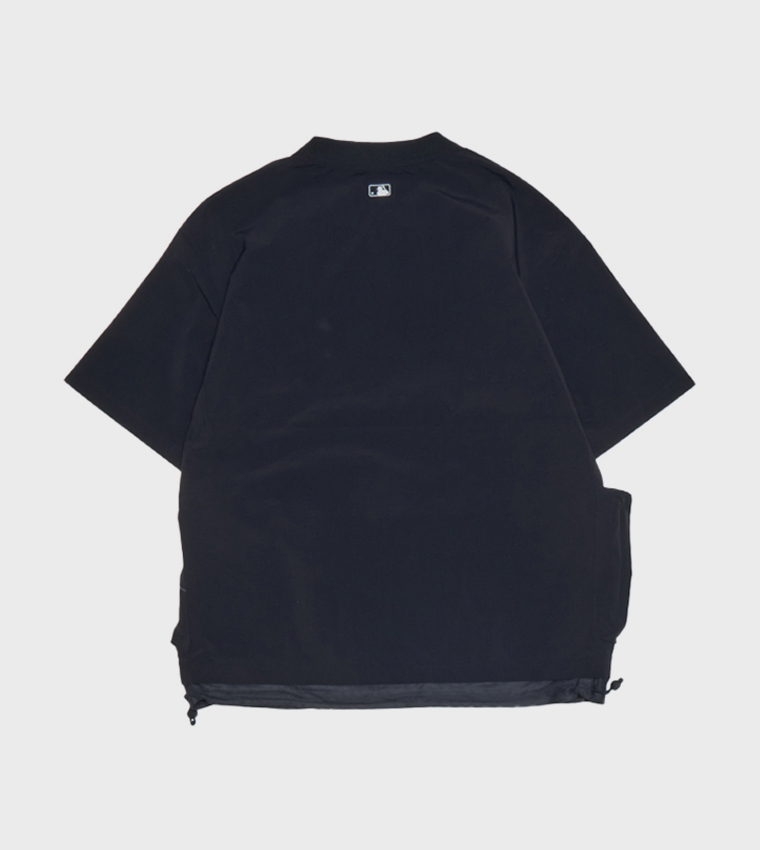 تيشيرت بأكمام قصيرة وجيب