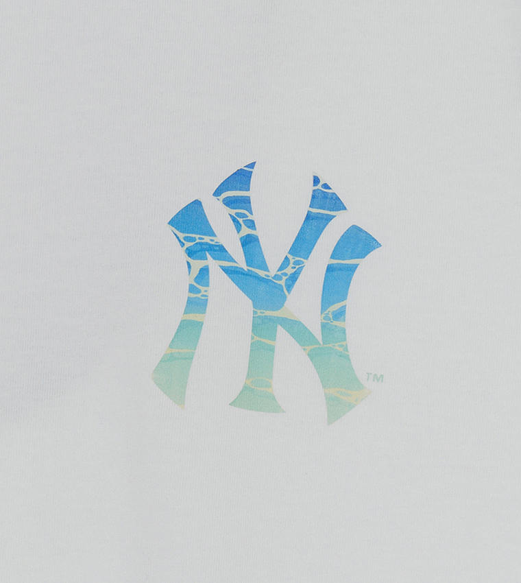 تيشيرت واسع بطبعة كم قصير 