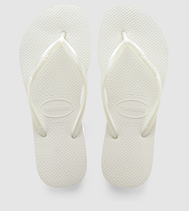 Slim white best sale havaianas flip flops