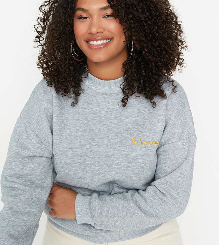 سويتشيرت مطرز