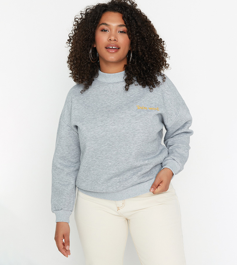 سويتشيرت مطرز