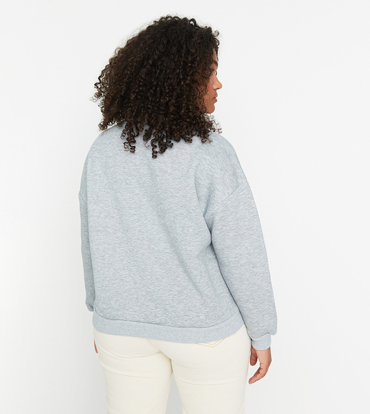 سويتشيرت مطرز