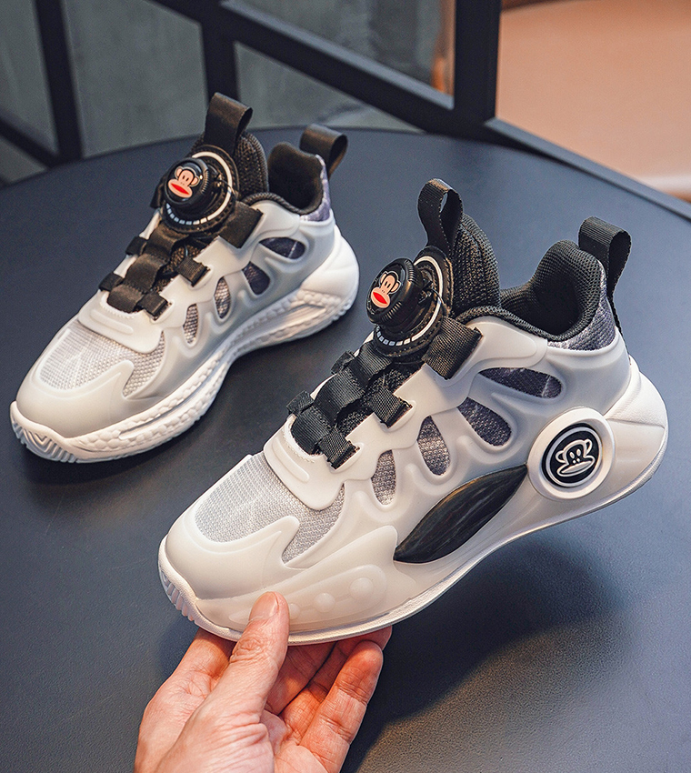 Round Toe Low Top Sneakers