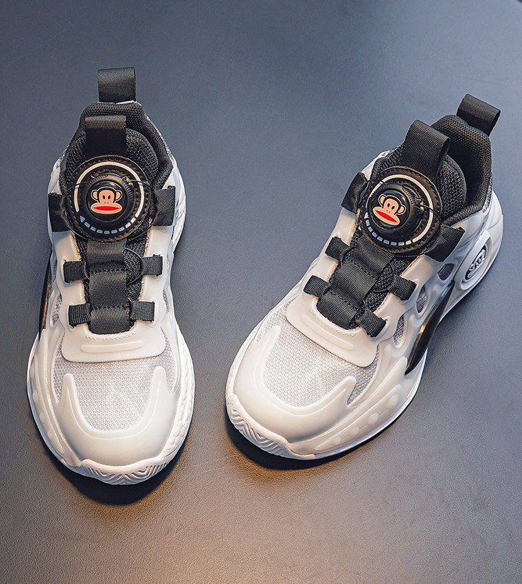 Round Toe Low Top Sneakers