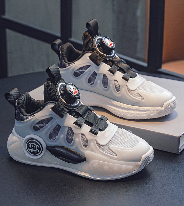 Round Toe Low Top Sneakers