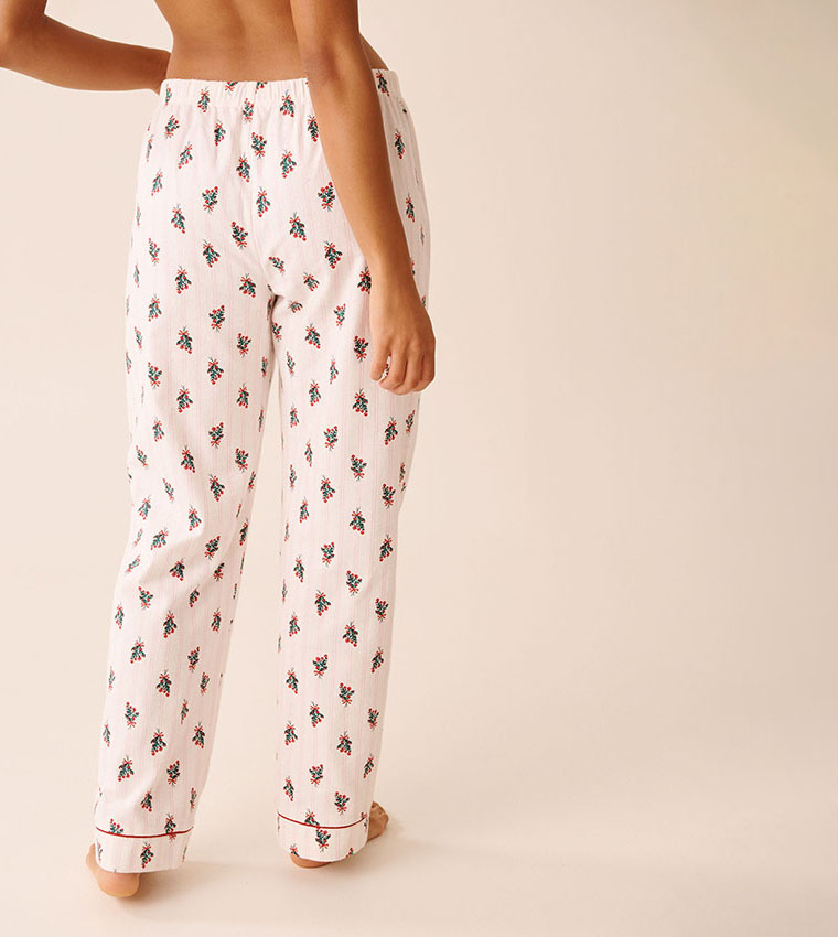 طقم بيجاما فلانيل بطبعة ورود حمراء