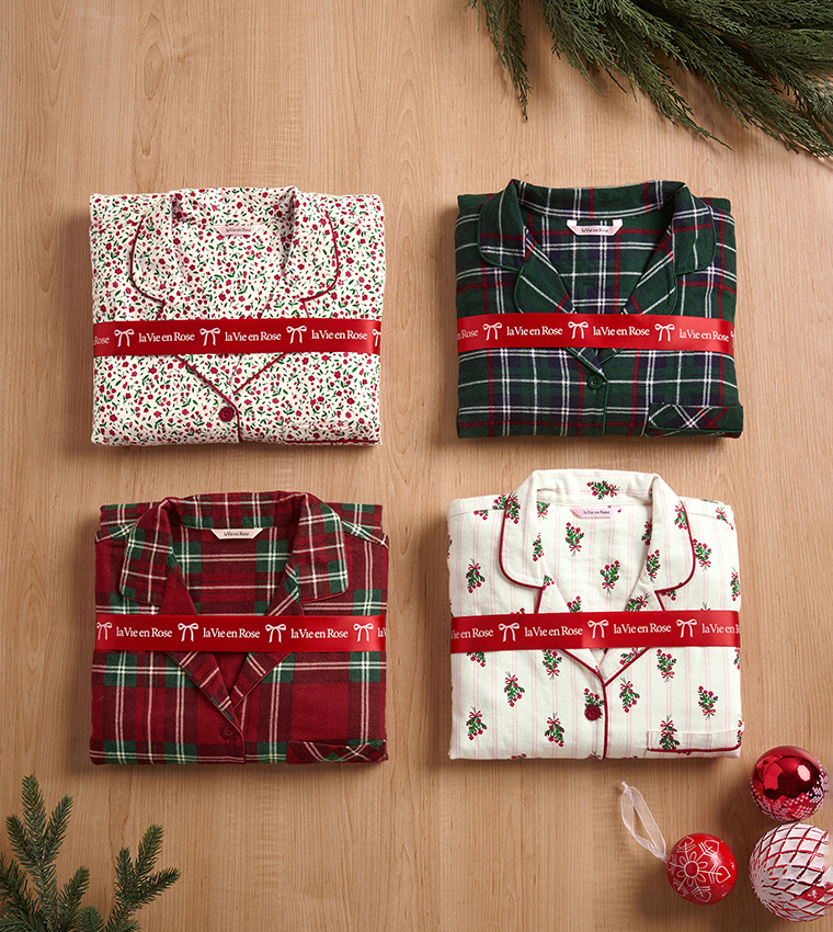 طقم بيجاما فلانيل بطبعة ورود حمراء