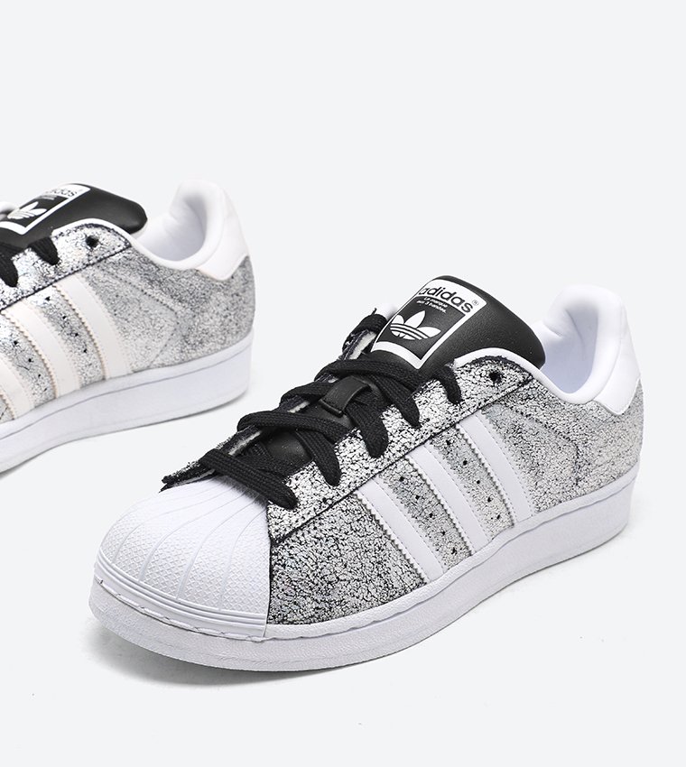 Survival catch a cold Contain Buy Adidas Originals Superstar Sneakers Silver DA9099 In Silver | 6thStreet  Bahrain