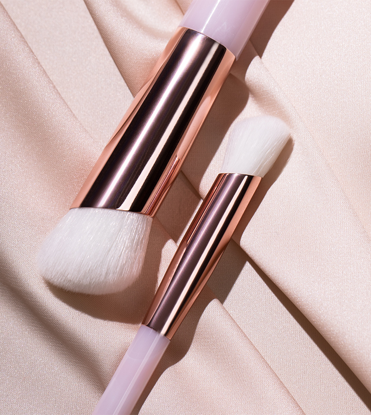 It Pieces Even Better Concealer Brush 1gm