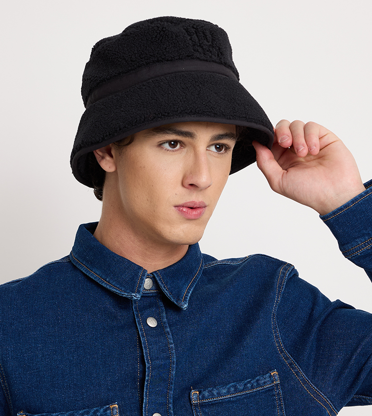 LARRY-TE Fleece Bucket Hat